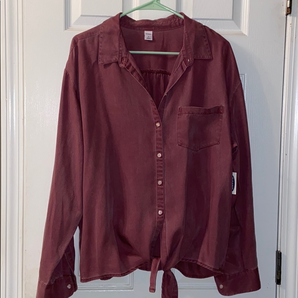 Tie-front button up top